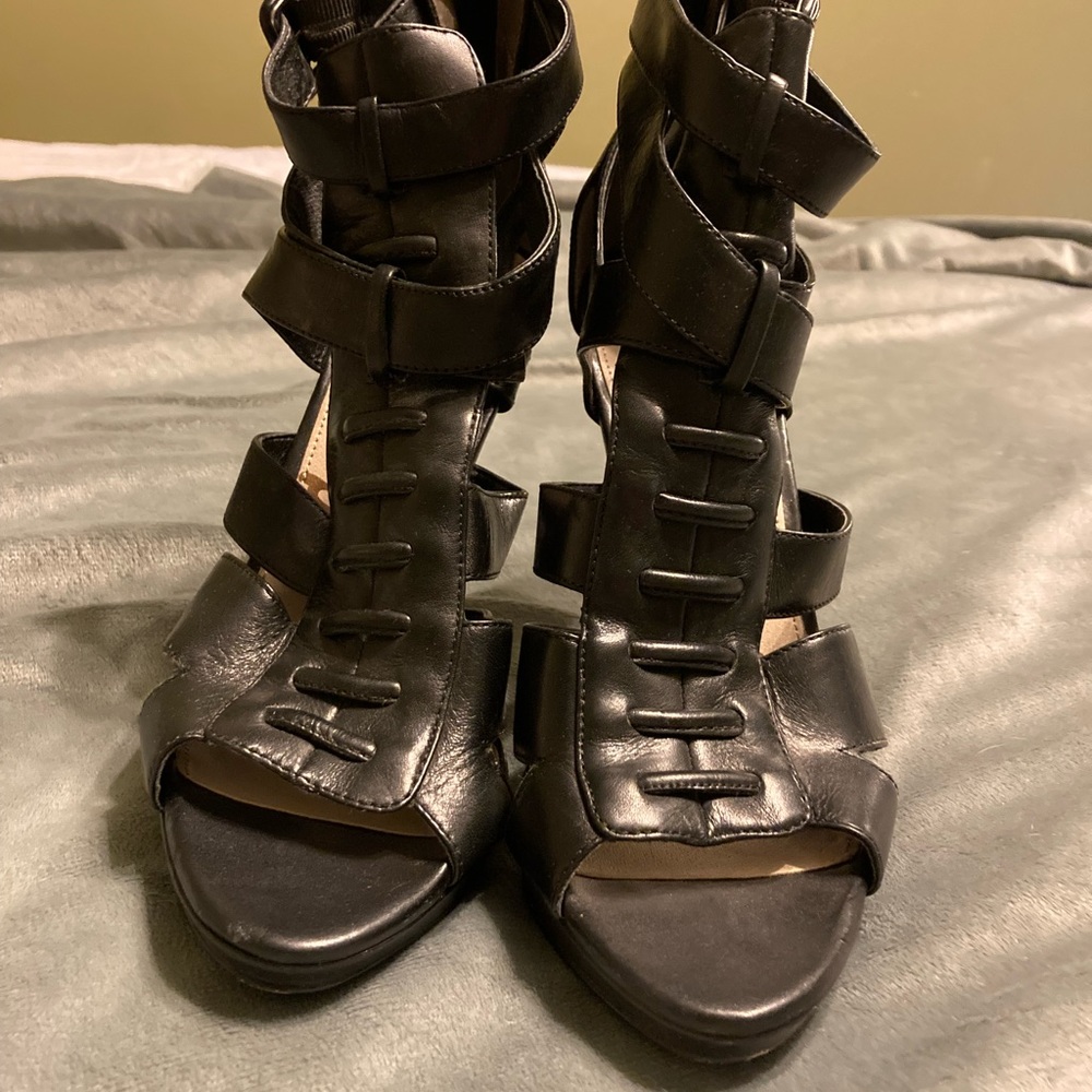 Black Strappy Sam Edelman Pumps 🖤